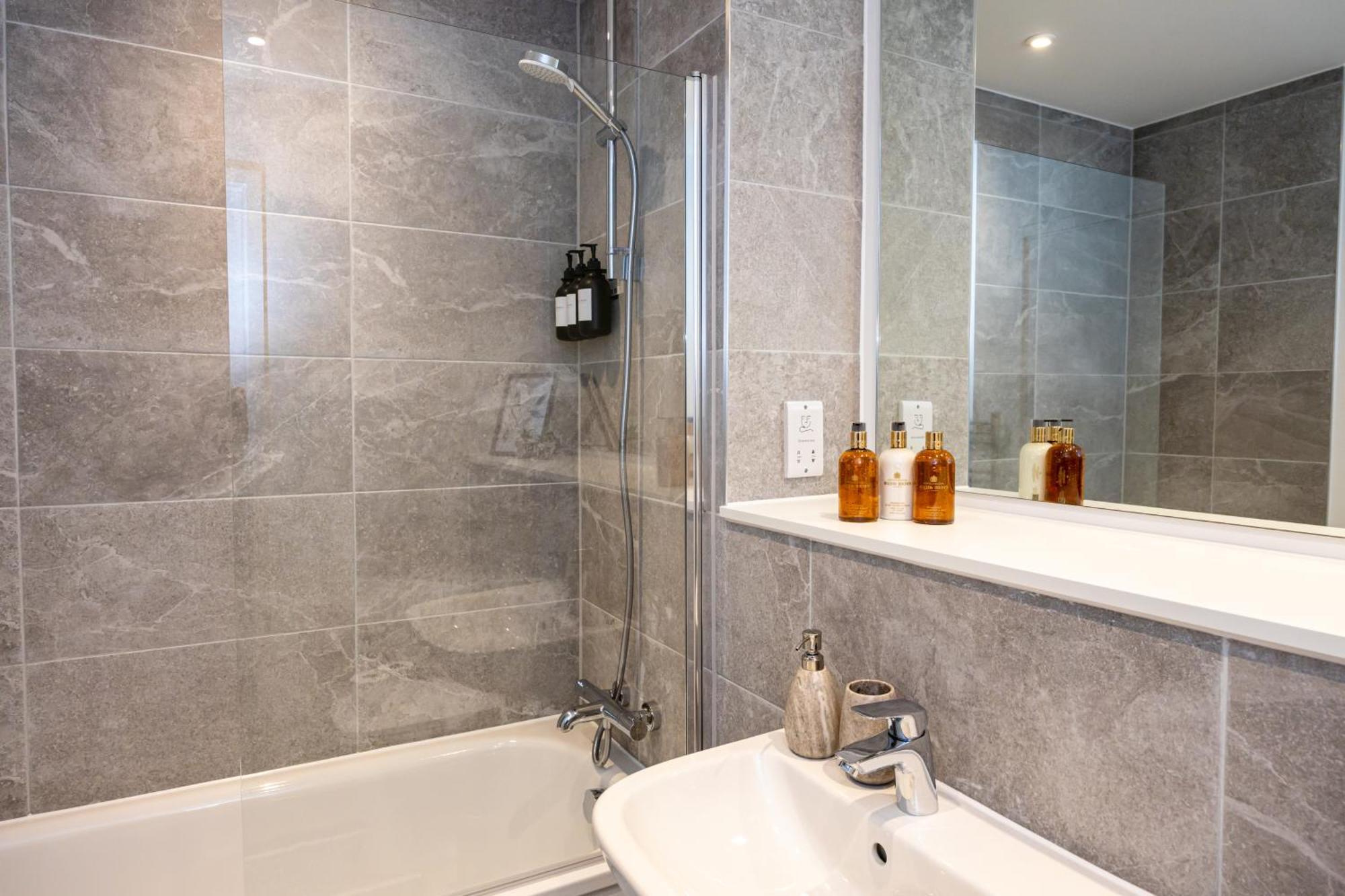 Apartamento Pet Friendly 2Br Near Station By Asquare Letting Mánchester Exterior foto
