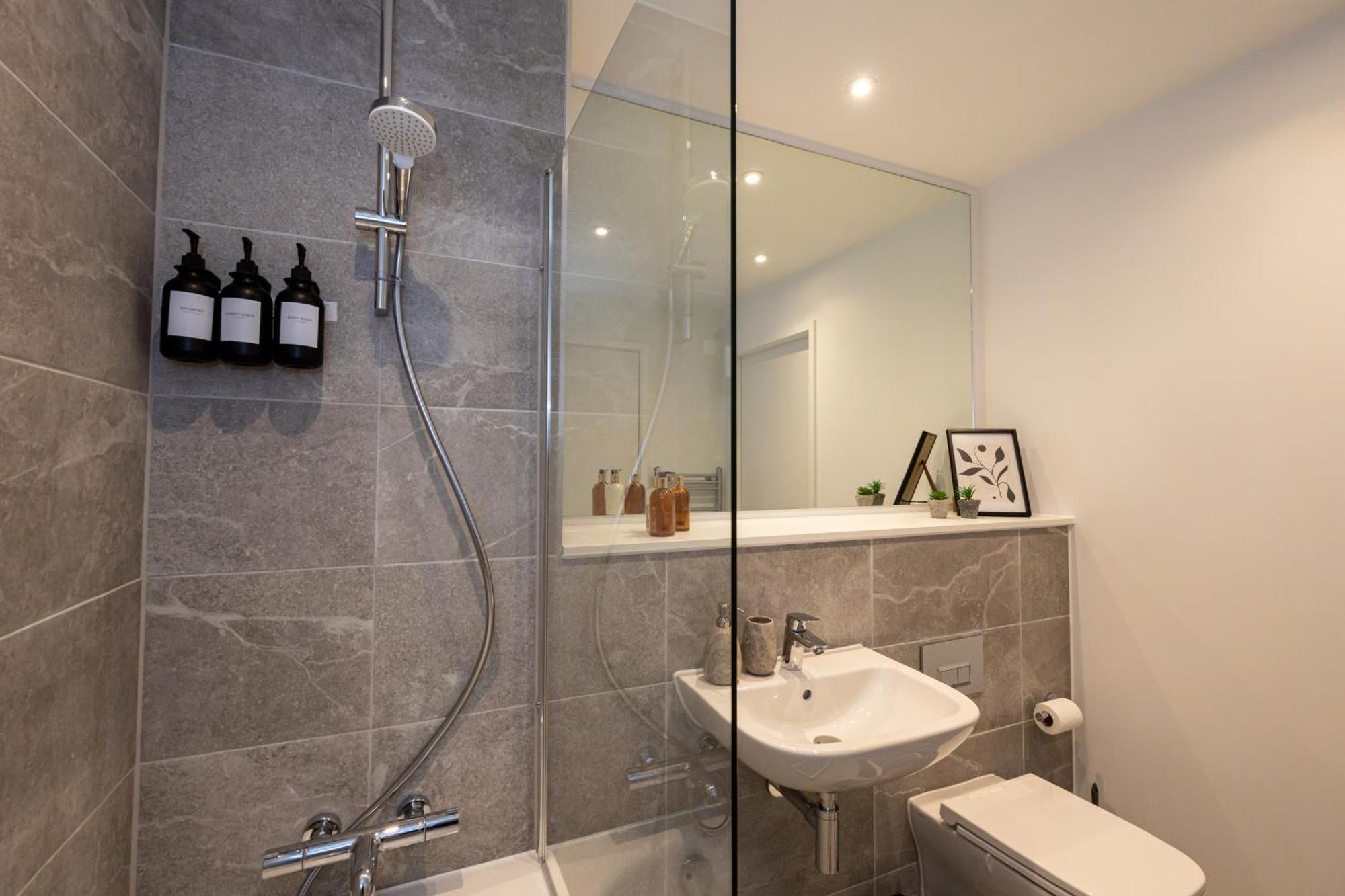 Apartamento Pet Friendly 2Br Near Station By Asquare Letting Mánchester Exterior foto